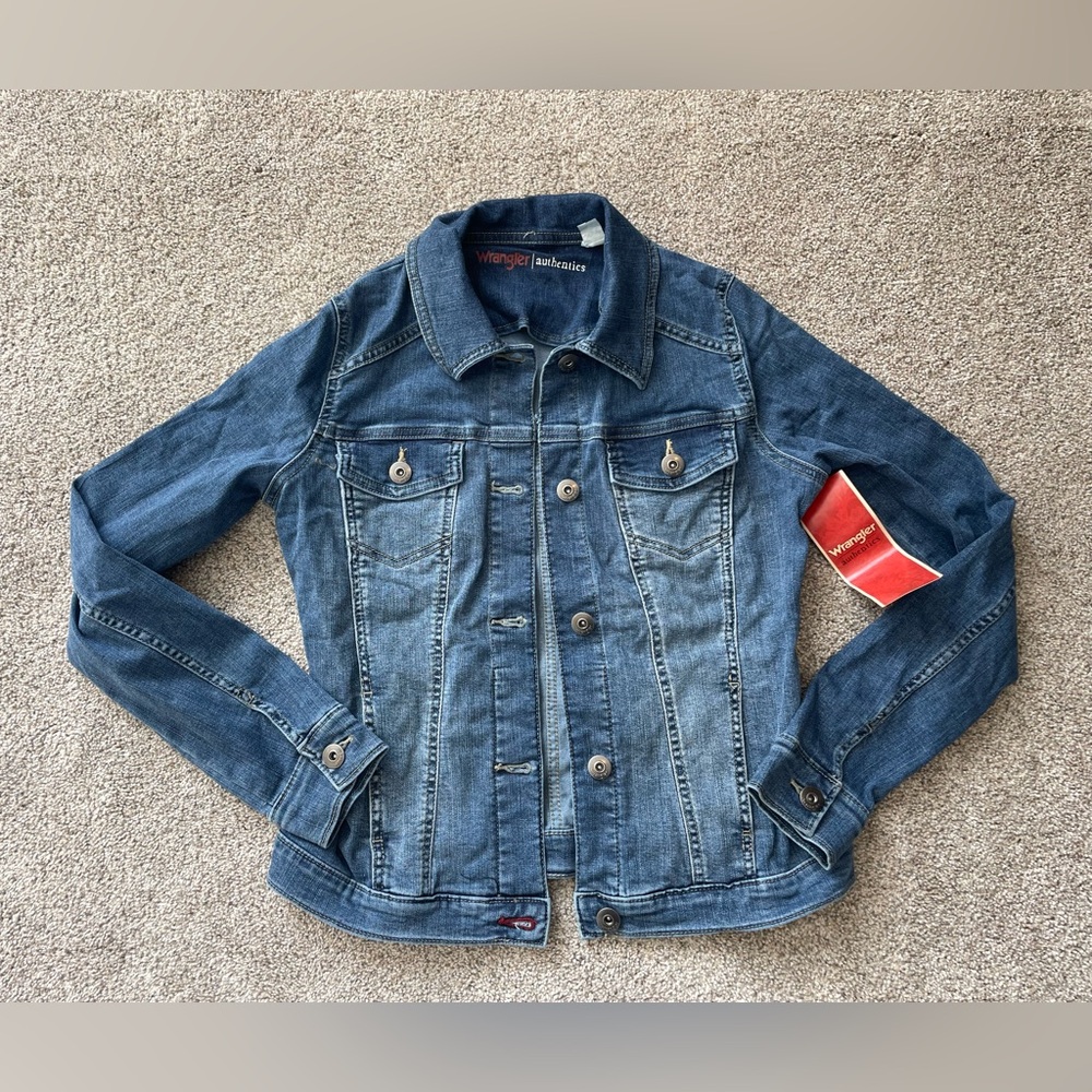 NEW Women’s Wrangler Authentics Blue Denim Jacket- Size Small